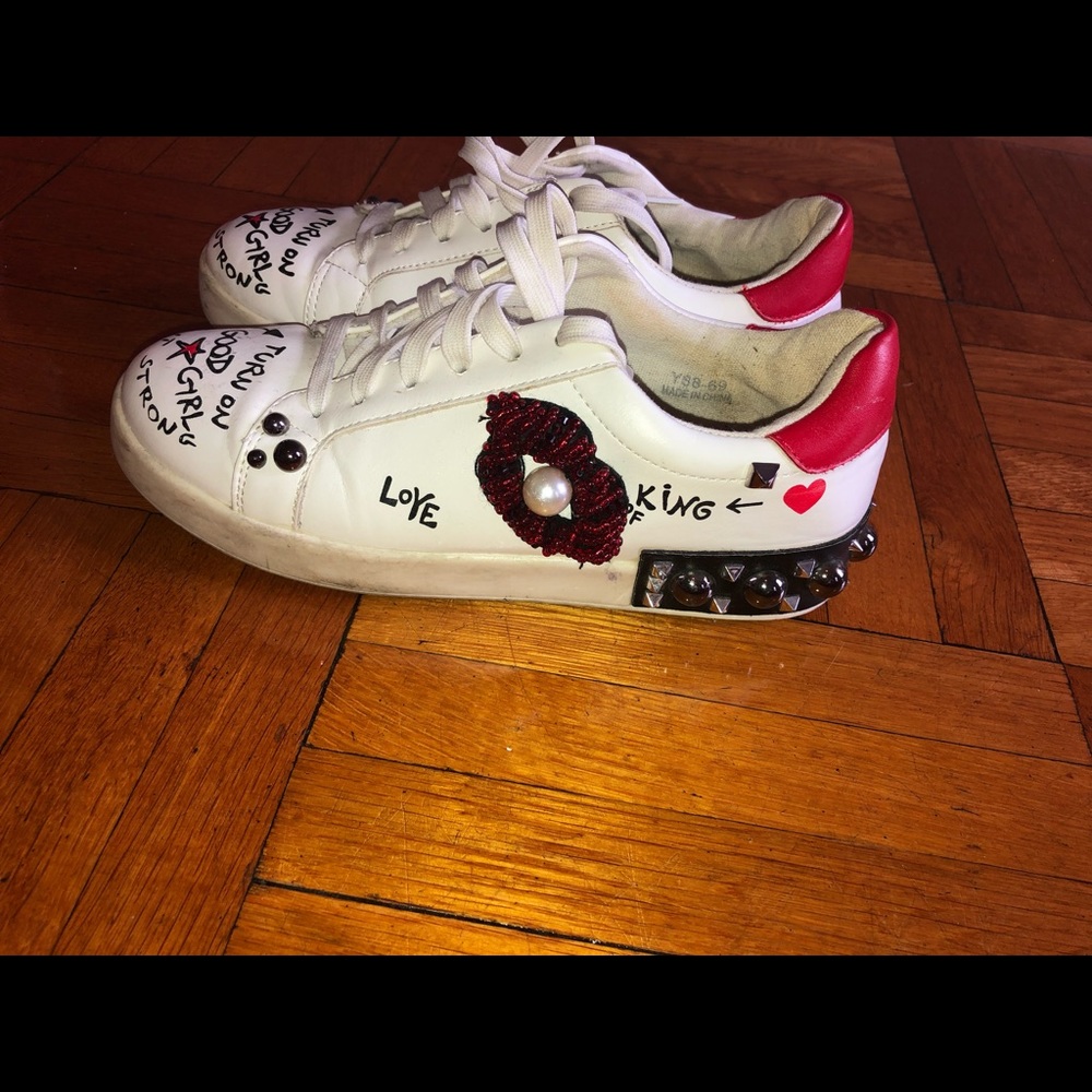 Sneakers - Picture 6 of 8